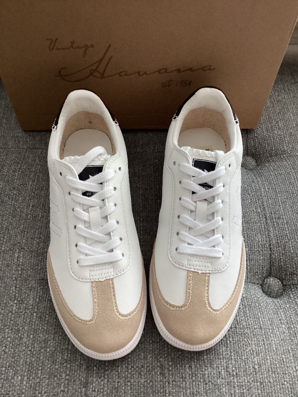 Vintage Havana Crisp Sneaker (Women), size 8 - Picture 1 of 13